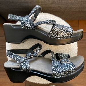 Comfortable Dansko Black and White Sandi Shagreen buckle heel strap Sandals